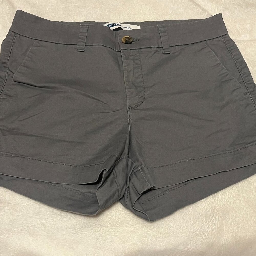 Old Navy 3.5" Inseam Everyday Shorts
